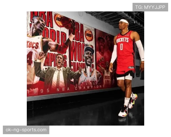 格列兹曼如何通过高位策应与无球跑动激活进攻体系